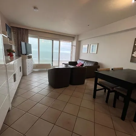 Apartment Sunny Beachfront - T103