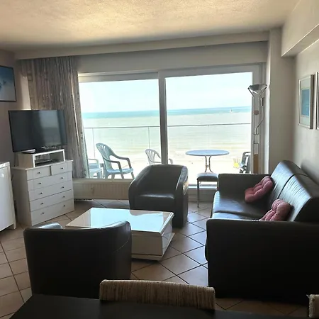 Sunny Beachfront - T103 Апартаменты